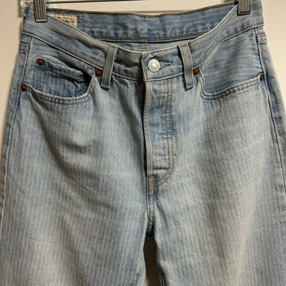 Levi's Women's Pinstripe Light Blue Straight Leg Jeans - Picture 6 of 7